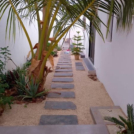 Grace House Jacuzzi Bed & Breakfast ซาลี ปอร์ตูดัล ภายนอก รูปภาพ