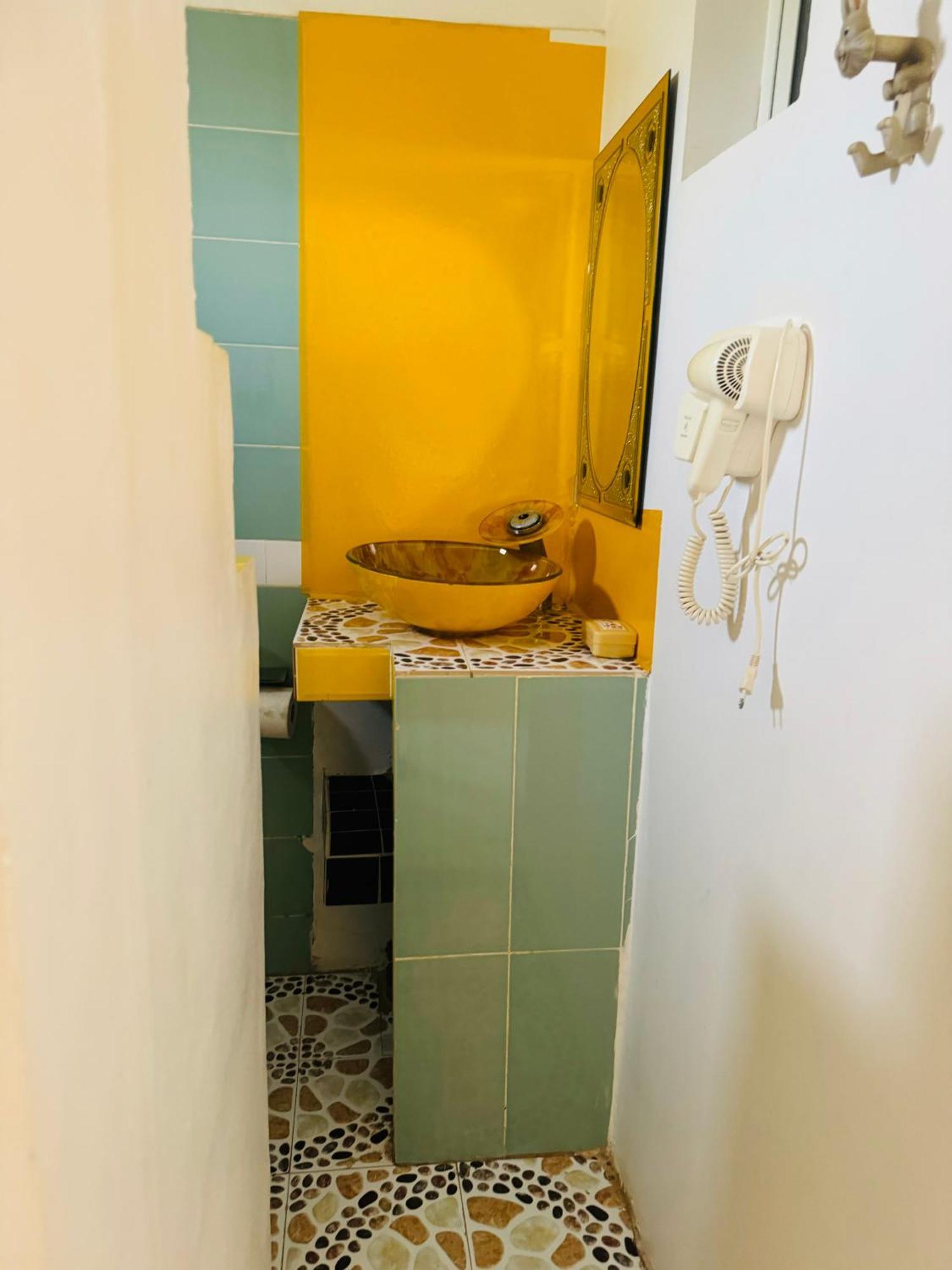 Grace House Jacuzzi Bed & Breakfast ซาลี ปอร์ตูดัล ภายนอก รูปภาพ