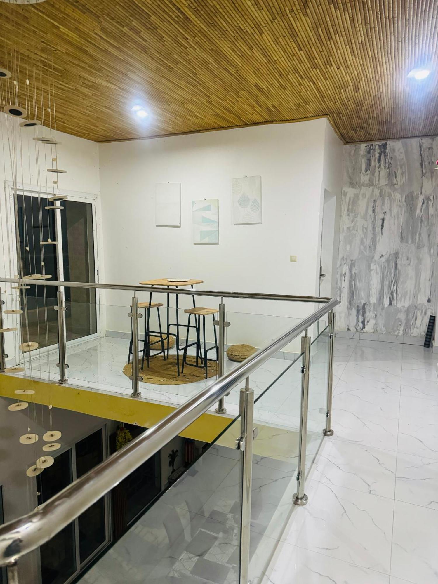 Grace House Jacuzzi Bed & Breakfast ซาลี ปอร์ตูดัล ภายนอก รูปภาพ