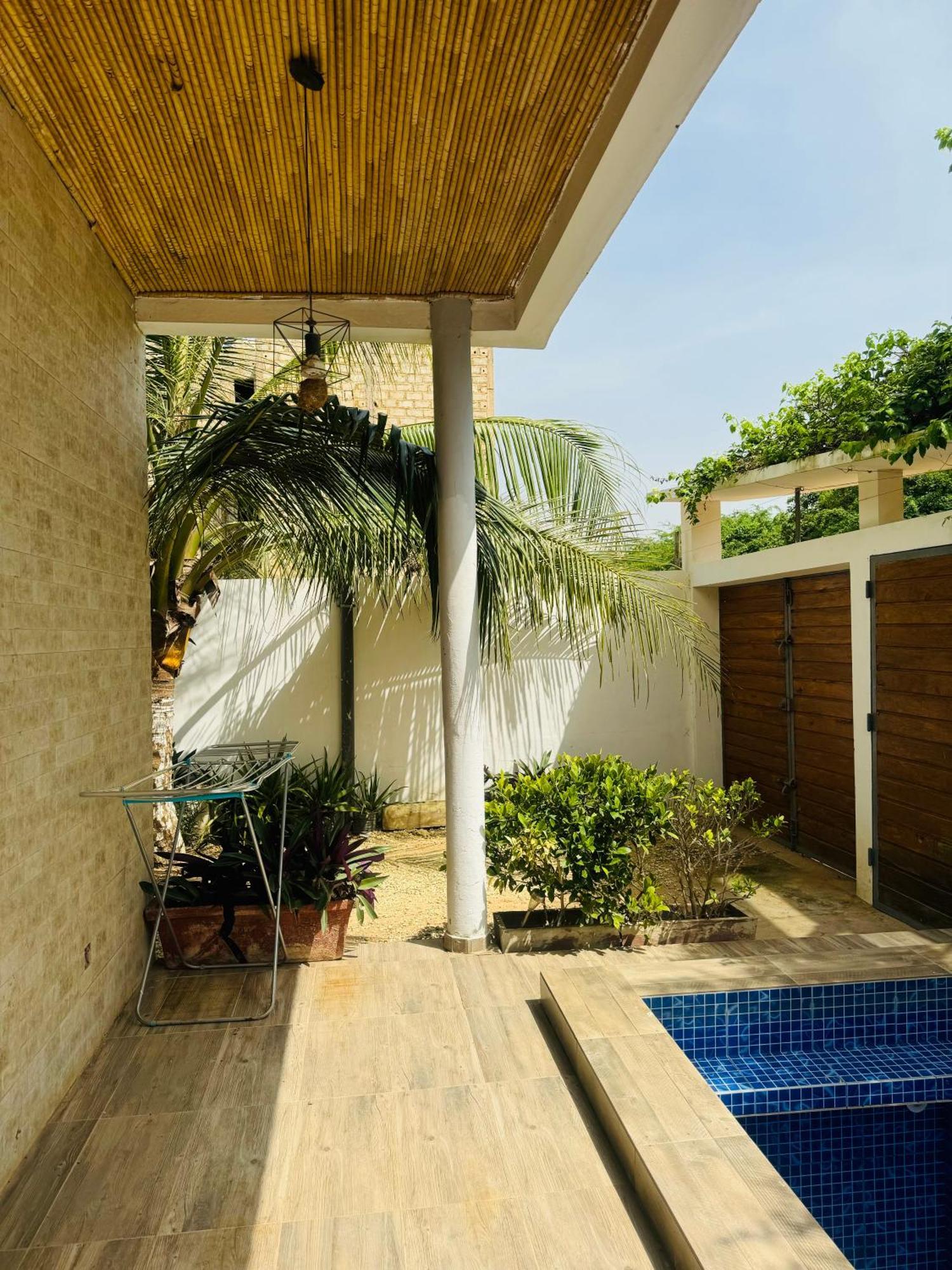 Grace House Jacuzzi Bed & Breakfast ซาลี ปอร์ตูดัล ภายนอก รูปภาพ