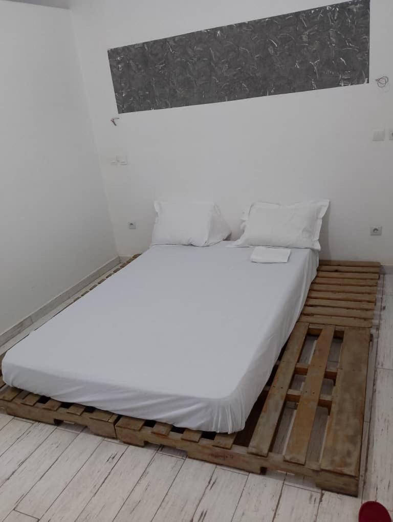 Grace House Jacuzzi Bed & Breakfast ซาลี ปอร์ตูดัล ภายนอก รูปภาพ