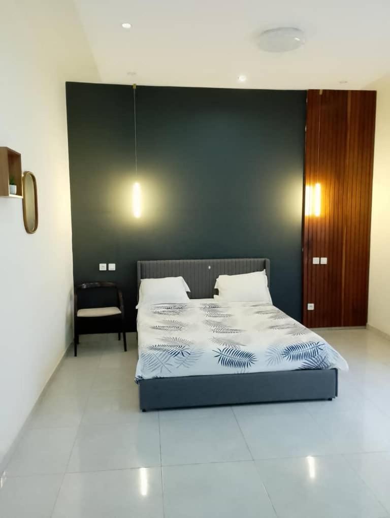 Grace House Jacuzzi Bed & Breakfast ซาลี ปอร์ตูดัล ภายนอก รูปภาพ